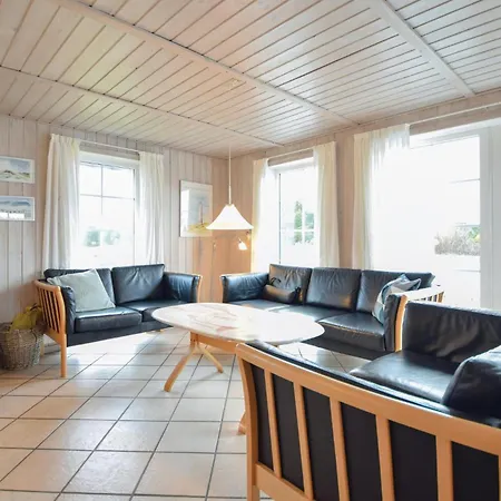 Vakantiehuis Beautiful In With Sauna