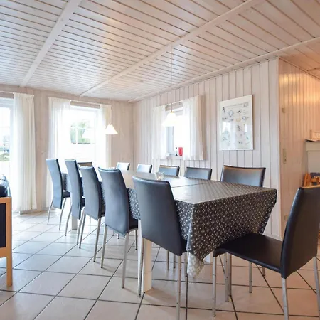 Beautiful Home In Blavand With Sauna Casa vacanze *